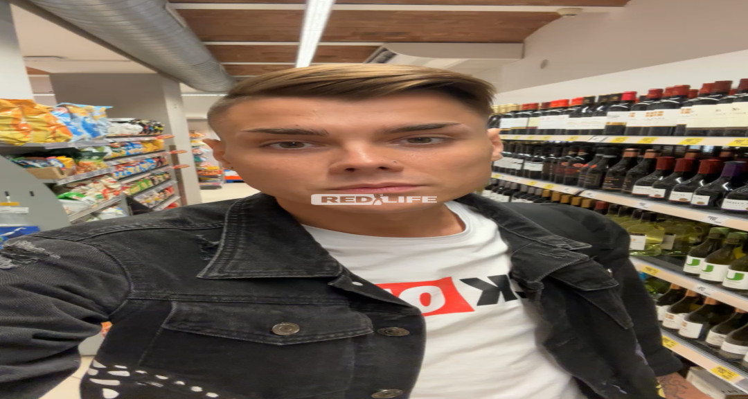 Bisexu&aacute;ln&iacute; vysok&yacute; chlap hled&aacute; pr&aacute;ci,