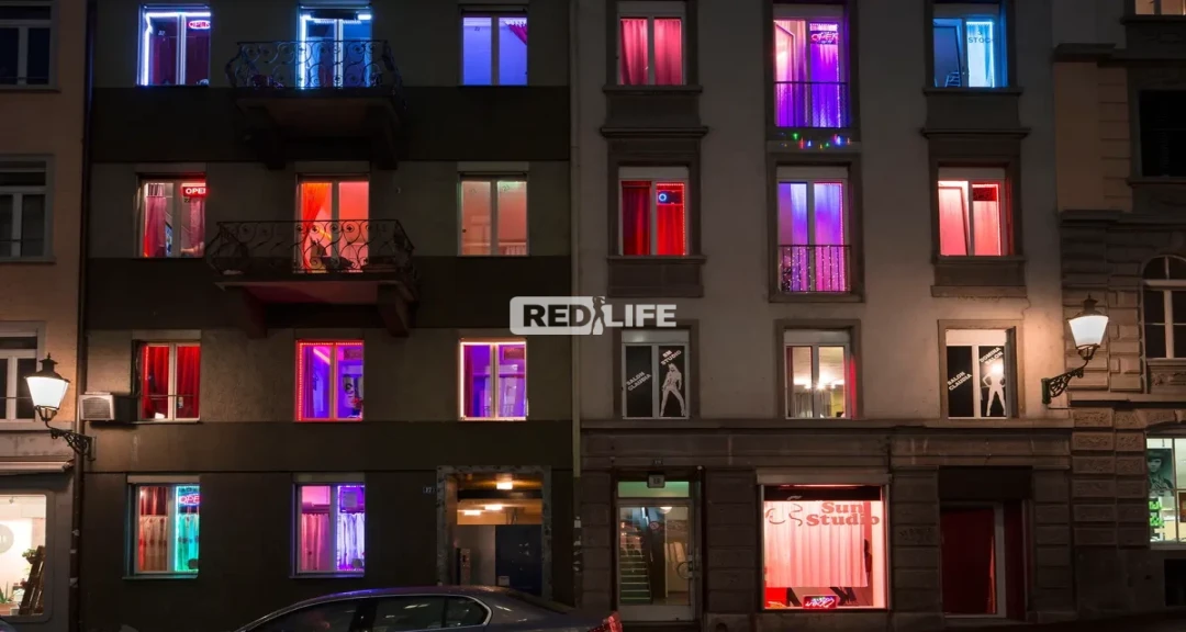 Laufhaus Zürich îmbină un mediu