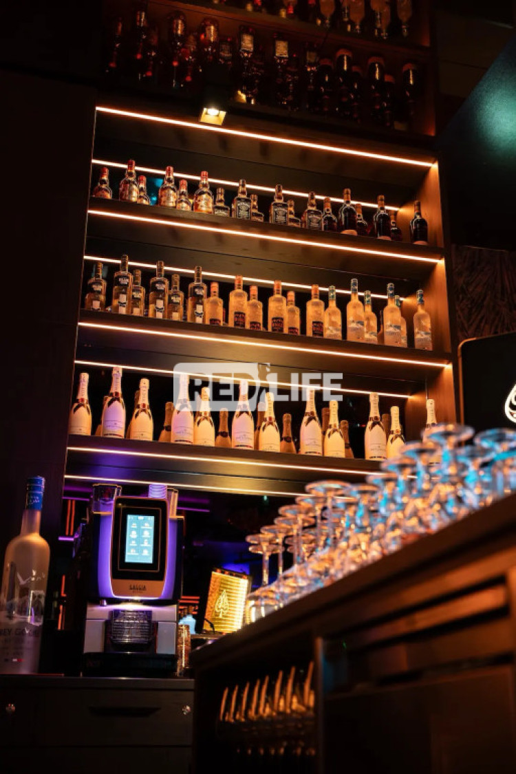 camere VIP club elit fără